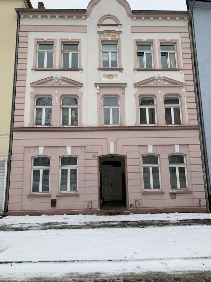 Best-Preis Fewo Rathausblick 2 - Zentrale Lage In Wittenberge - 2 Personen - Einzelzimmer - Vollausstattung - Wlan / Prime & Self-Check-In エクステリア 写真